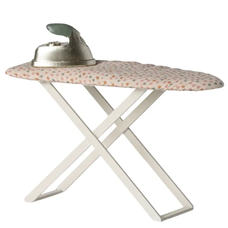 Iron & Ironing Board, Mouse