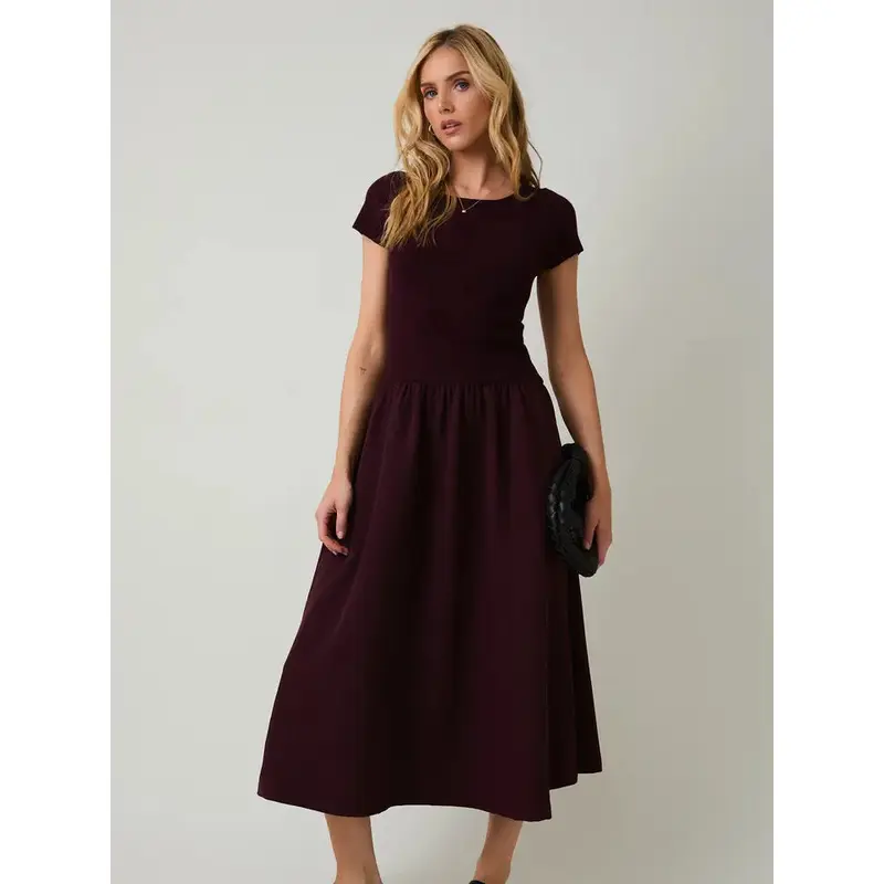 Short Sleeve Woven Knit Midi Dress - Maroon