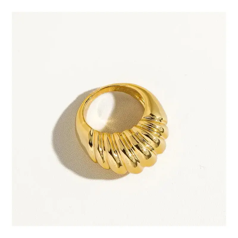 18K Croissant Ring - Gold