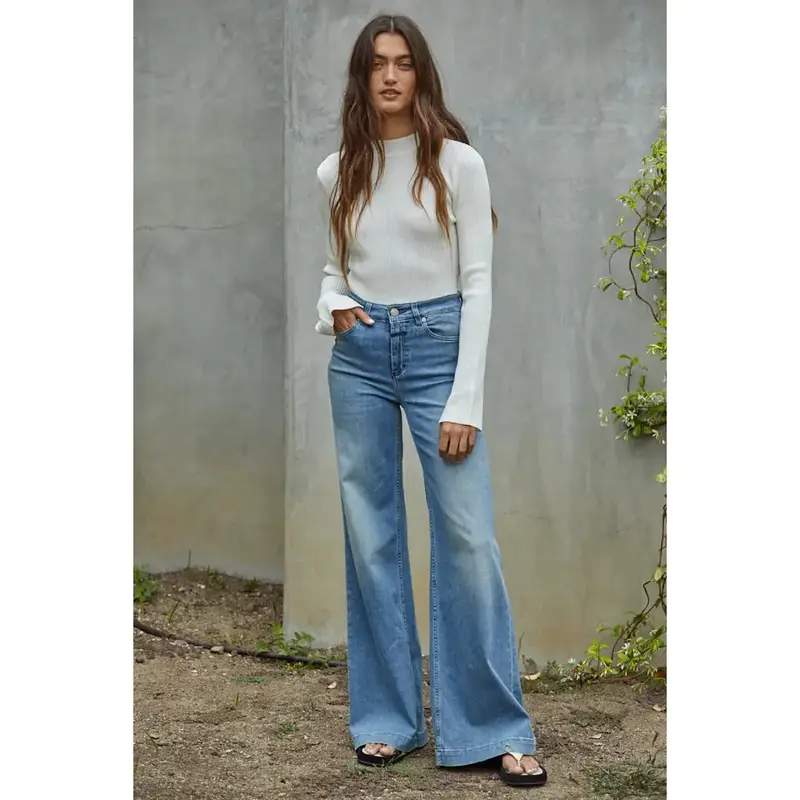 The Daphne Top - Off White